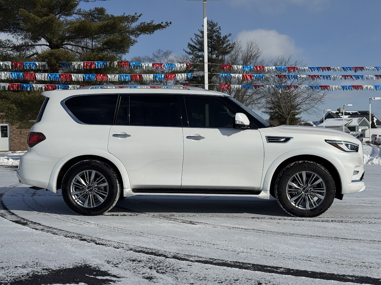 2022 INFINITI QX80 Vehicle Photo in BOONVILLE, IN 47601-9633