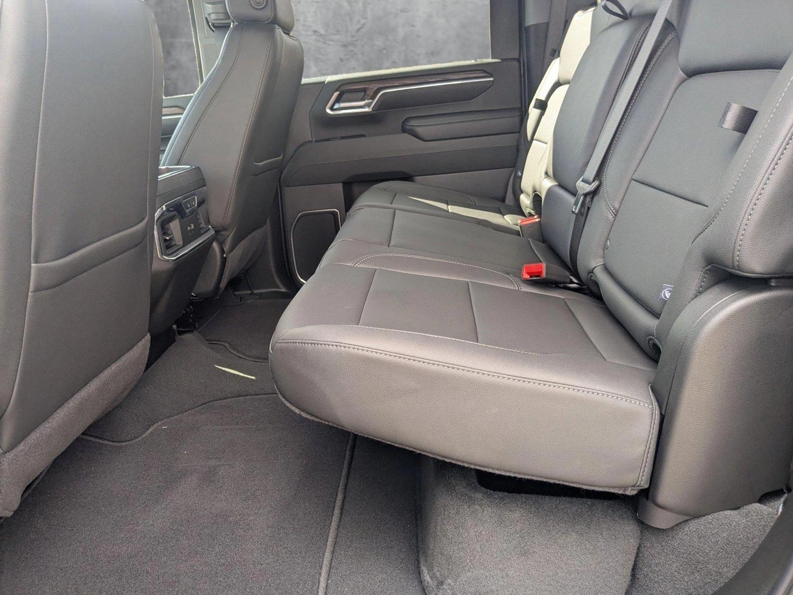 2025 GMC Sierra 2500 HD Vehicle Photo in LONE TREE, CO 80124-2750
