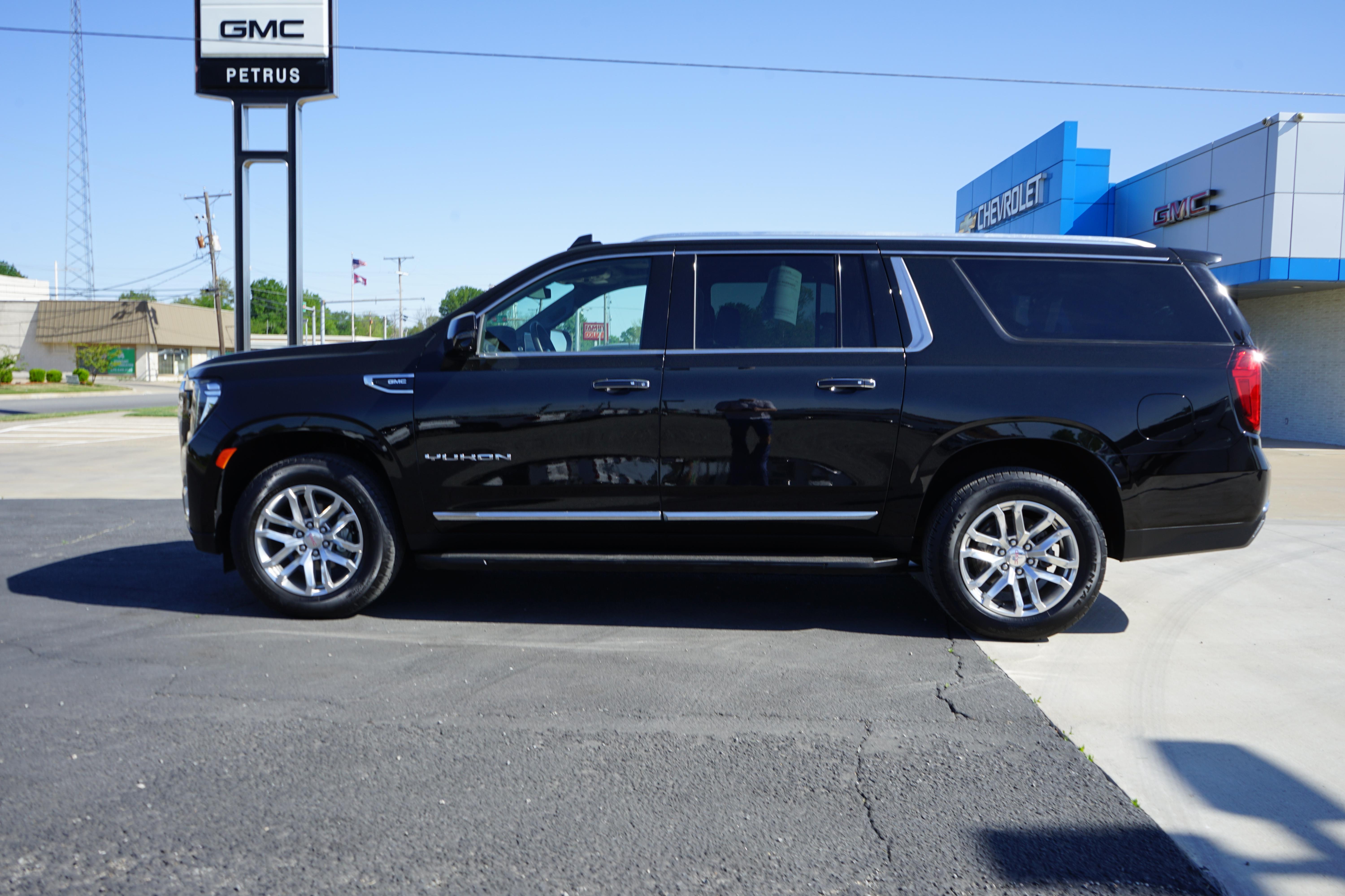 Used 2022 GMC Yukon XL SLT with VIN 1GKS1GKD4NR301084 for sale in Stuttgart, AR