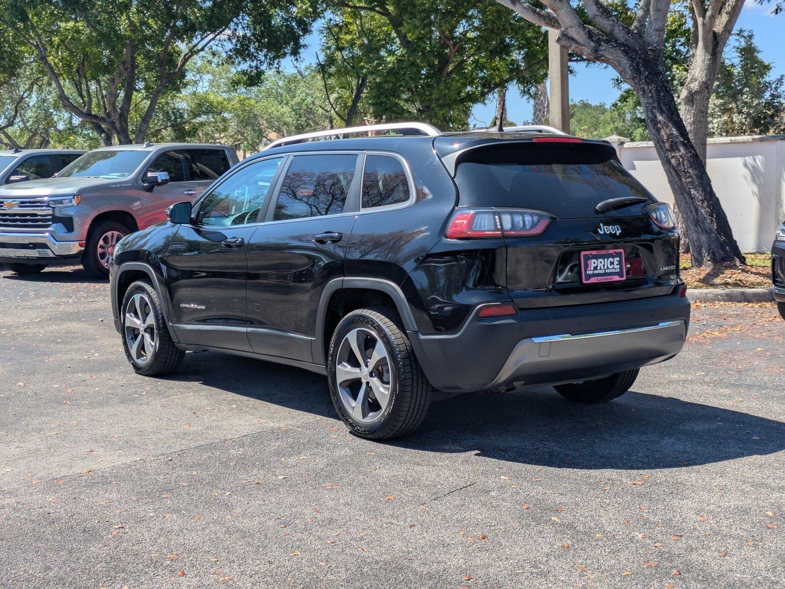 2019 Jeep Cherokee Vehicle Photo in GREENACRES, FL 33463-3207