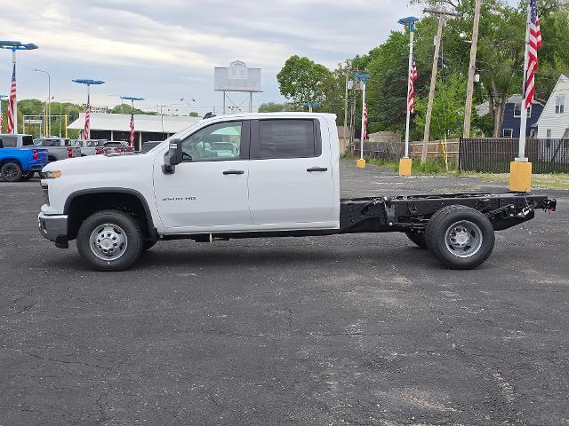 2025 Chevrolet Silverado 3500 HD Chassis Cab Vehicle Photo in INDEPENDENCE, MO 64055-1314