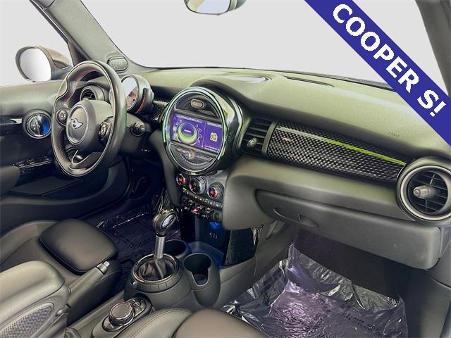 2015 MINI Cooper S Hardtop 4 Door Vehicle Photo in Puyallup, WA 98371