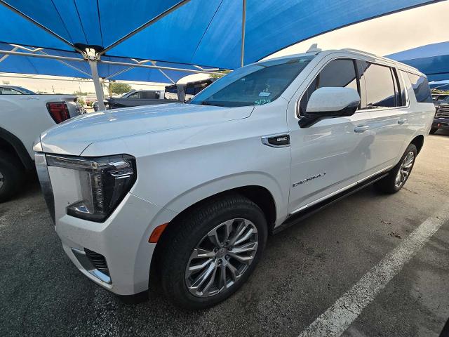 2022 GMC Yukon XL Vehicle Photo in DENTON, TX 76210-9321