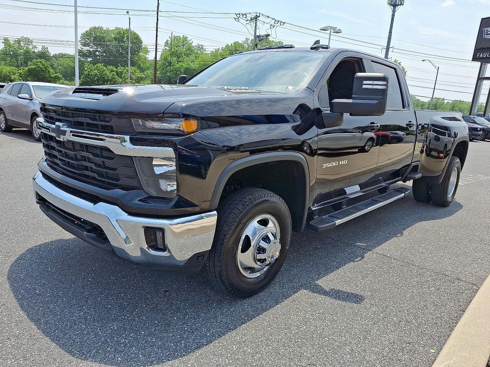 2024 Chevrolet Silverado 3500 HD Vehicle Photo in BETHLEHEM, PA 18017-9401