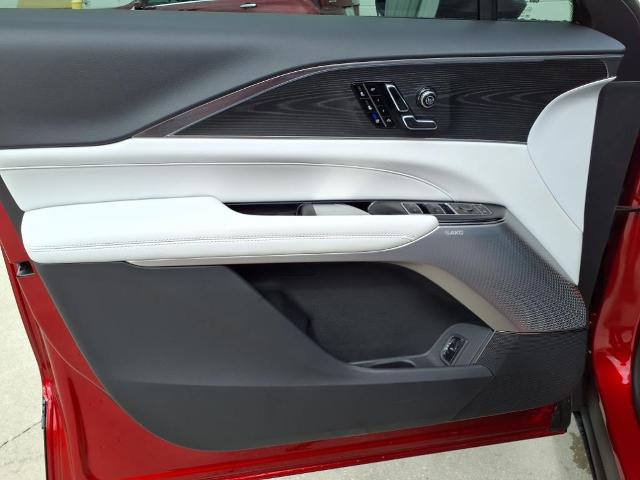 2025 Cadillac LYRIQ Vehicle Photo in Tampa, FL 33612