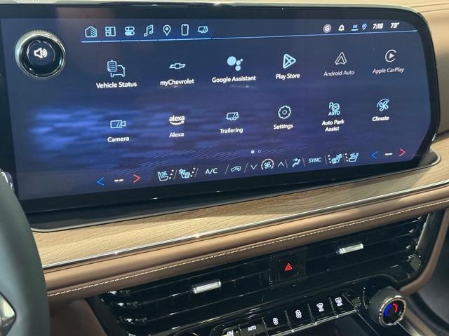 2025 Chevrolet Suburban Vehicle Photo in COLUMBIA, MO 65203-3903