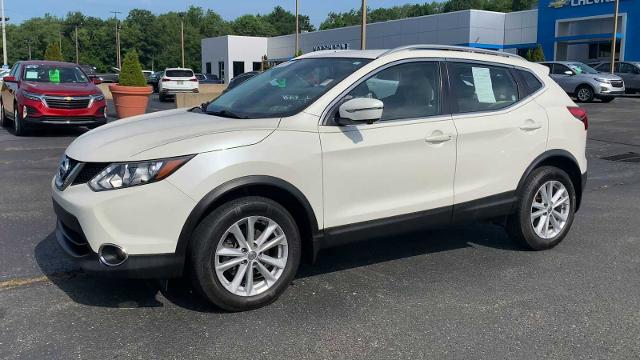 2017 Nissan Rogue Sport Vehicle Photo in MOON TOWNSHIP, PA 15108-2571