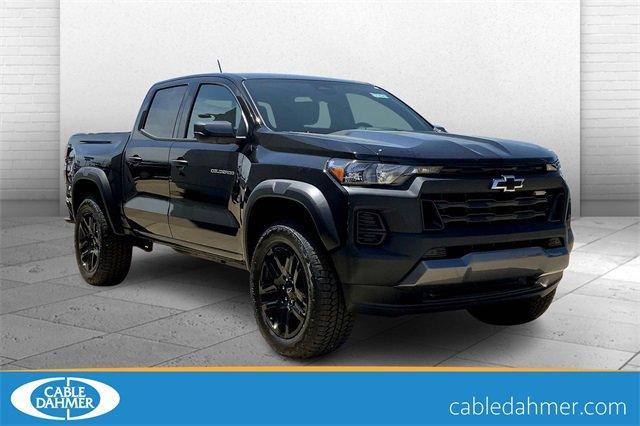 Select 2025 Chevrolet Colorado