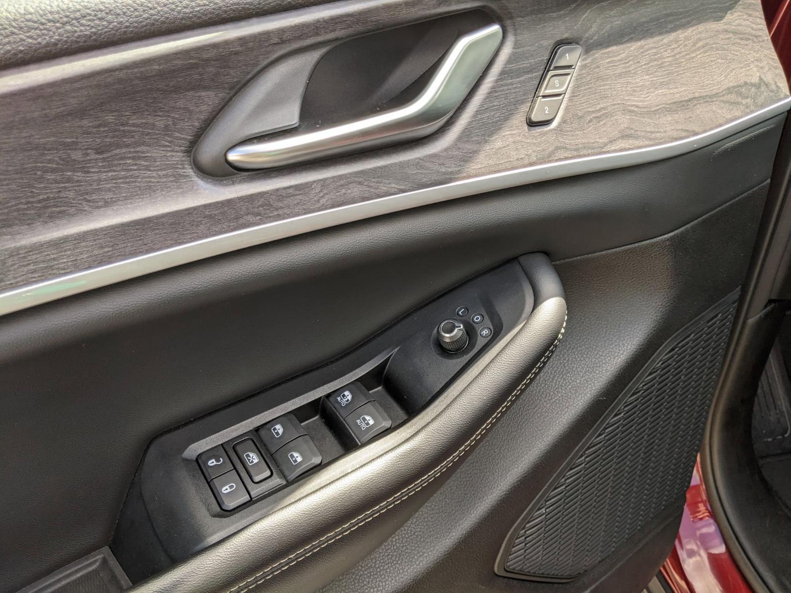 2023 Jeep Grand Cherokee L Vehicle Photo in Seguin, TX 78155
