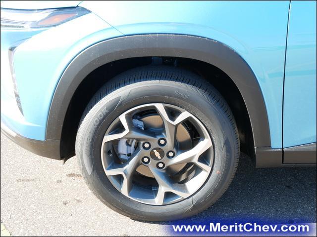 2025 Chevrolet Trax Vehicle Photo in MAPLEWOOD, MN 55119-4794