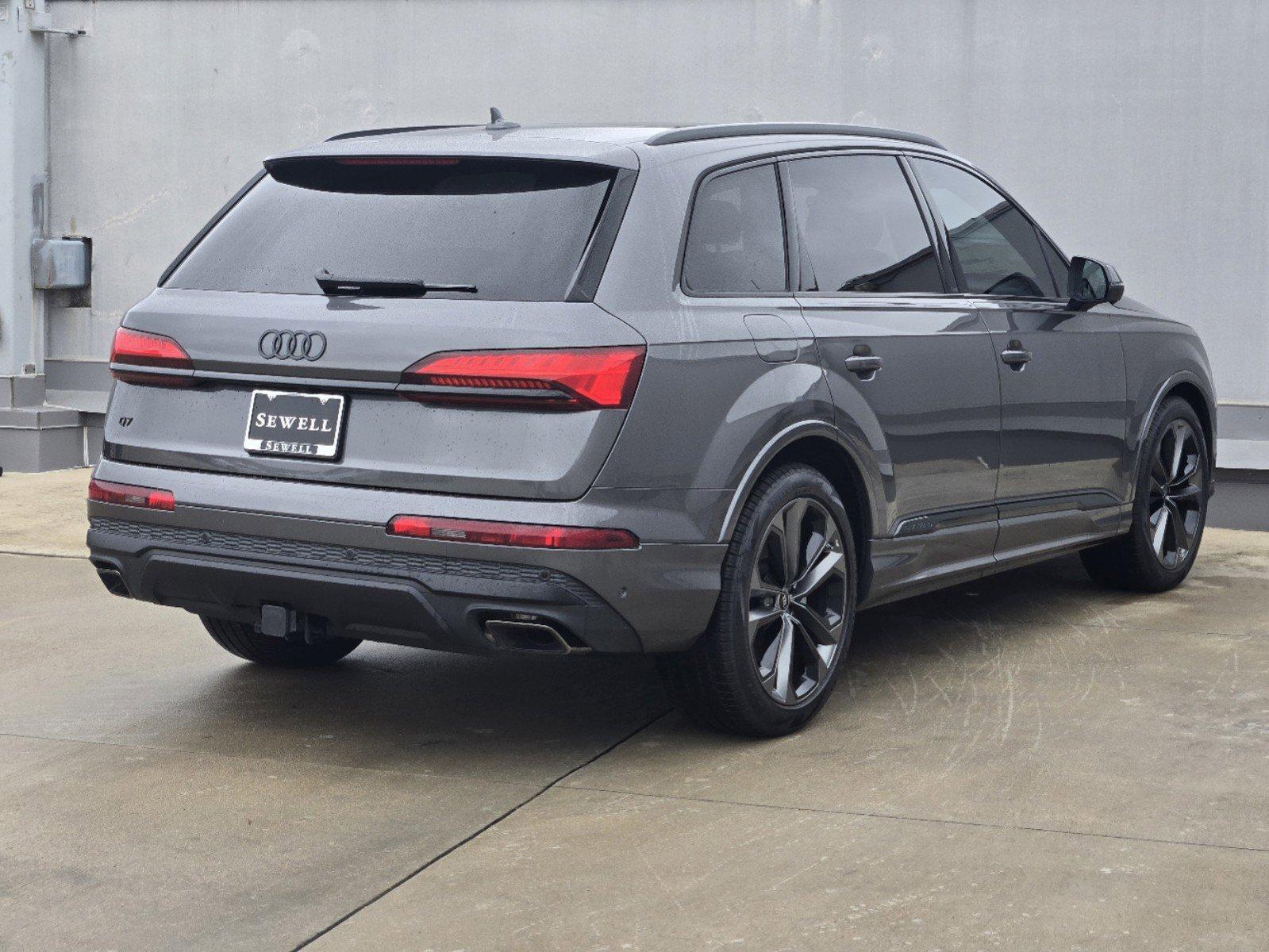 2025 Audi Q7 Vehicle Photo in SUGAR LAND, TX 77478