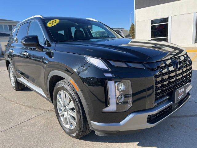 Used 2024 Hyundai Palisade SEL with VIN KM8R2DGE8RU795035 for sale in Decorah, IA