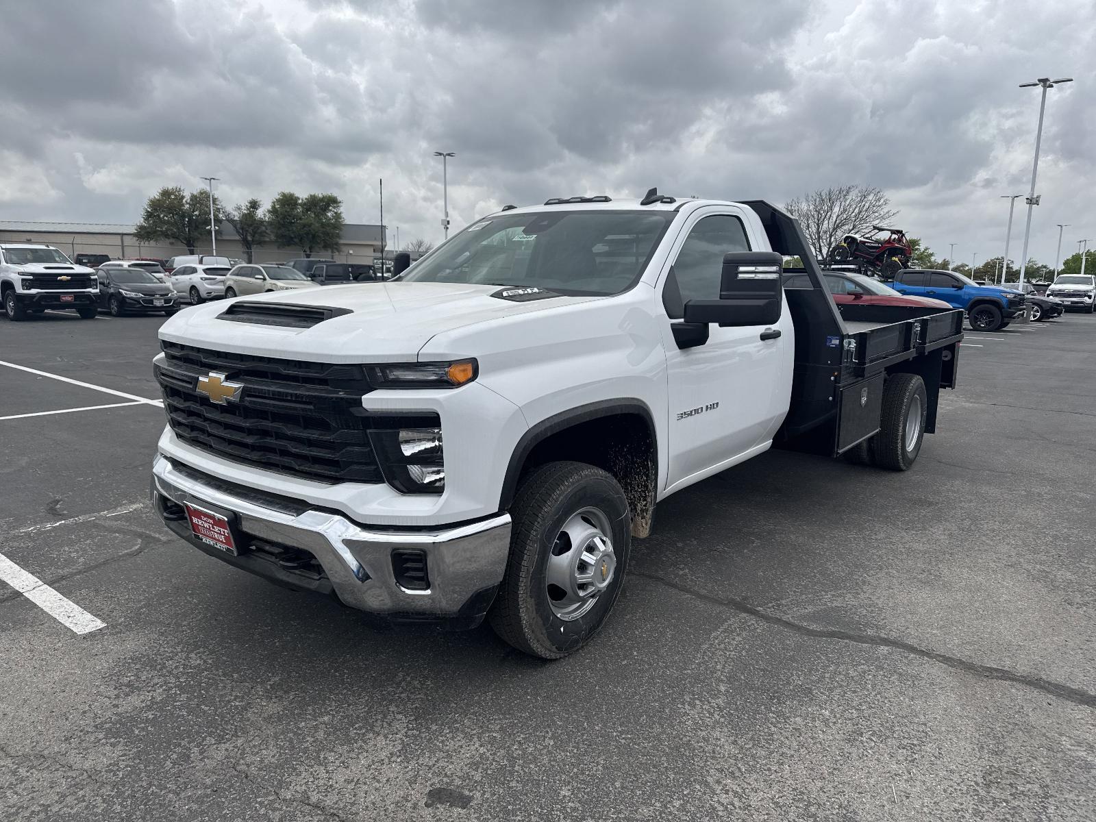 2025 Chevrolet Silverado 3500 HD Chassis Cab Vehicle Photo in GEORGETOWN, TX 78626-7508
