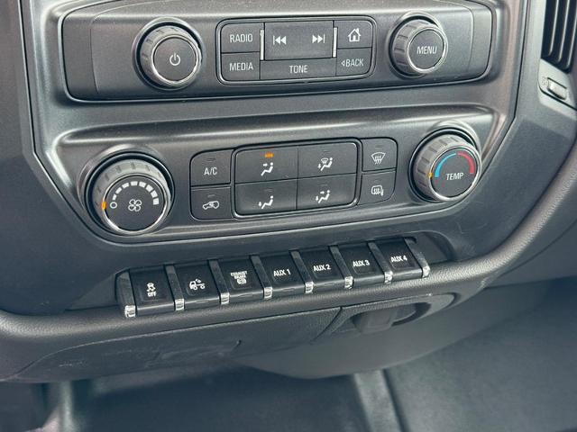2024 Chevrolet Silverado 5500 HD Vehicle Photo in COLUMBIA, MO 65203-3903