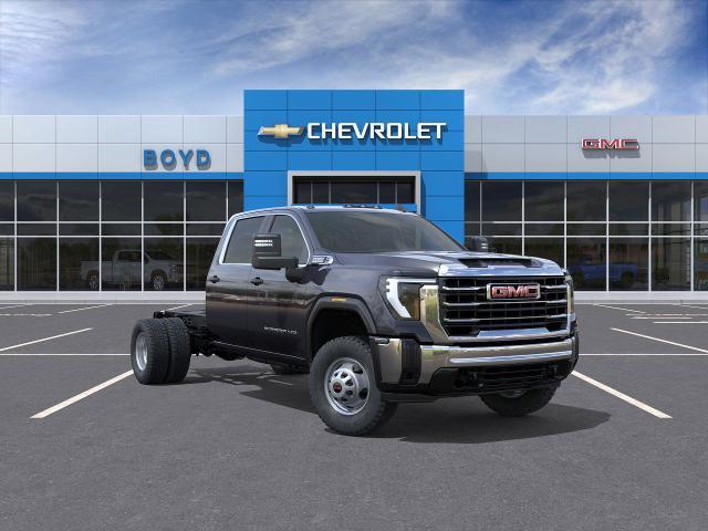 2025 GMC Sierra 3500 HD Chassis Cab Vehicle Photo in EMPORIA, VA 23847-1235