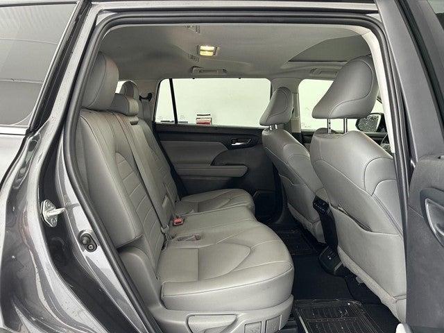 2022 Toyota Highlander Vehicle Photo in Grapevine, TX 76051