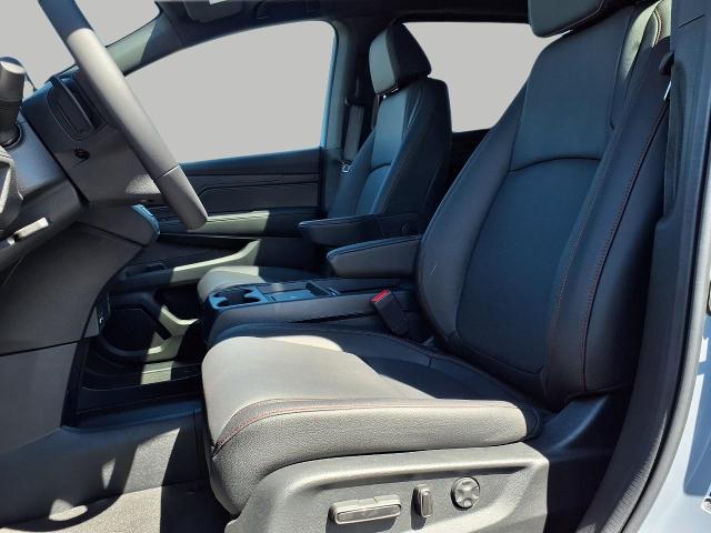 2025 Honda Odyssey Vehicle Photo in Oshkosh, WI 54904