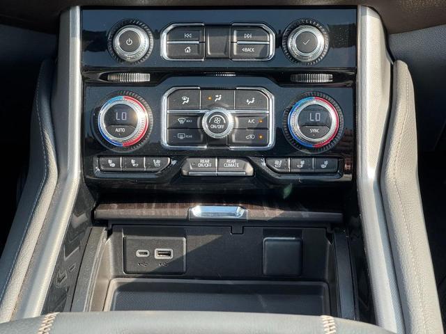 2023 GMC Yukon XL Vehicle Photo in COLUMBIA, MO 65203-3903