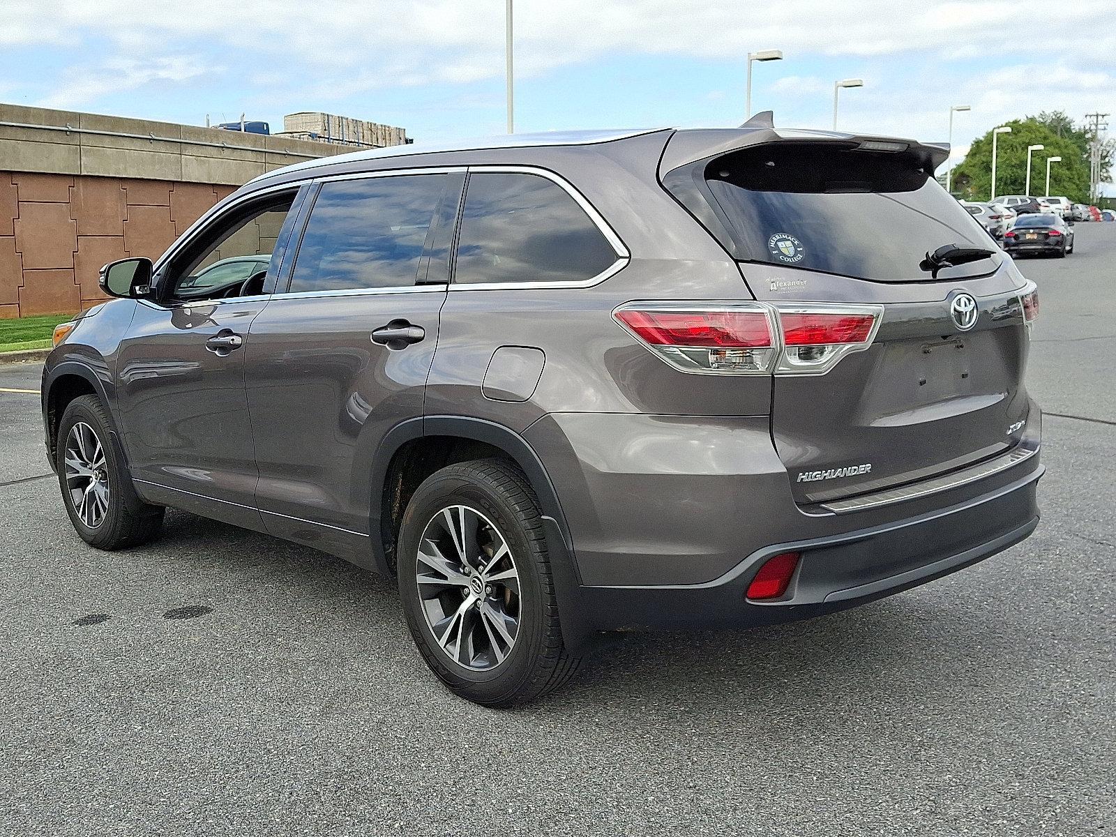 2016 Toyota Highlander Vehicle Photo in Lancaster, PA 17601