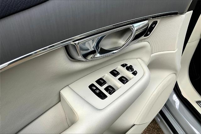 2025 Volvo XC90 Vehicle Photo in Houston, TX 77007