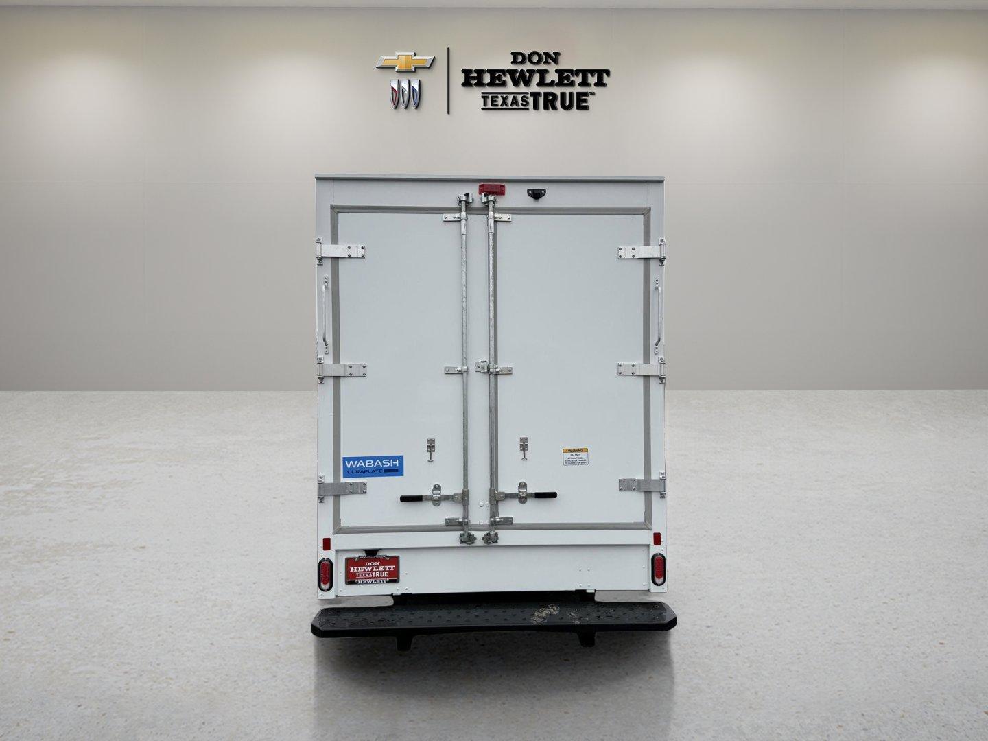 2024 Chevrolet Express Cutaway 3500 Vehicle Photo in GEORGETOWN, TX 78626-7508