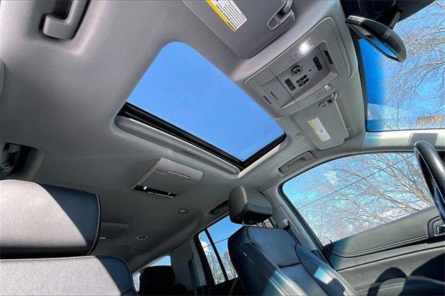 2019 Chevrolet Suburban Vehicle Photo in INDEPENDENCE, MO 64055-1314
