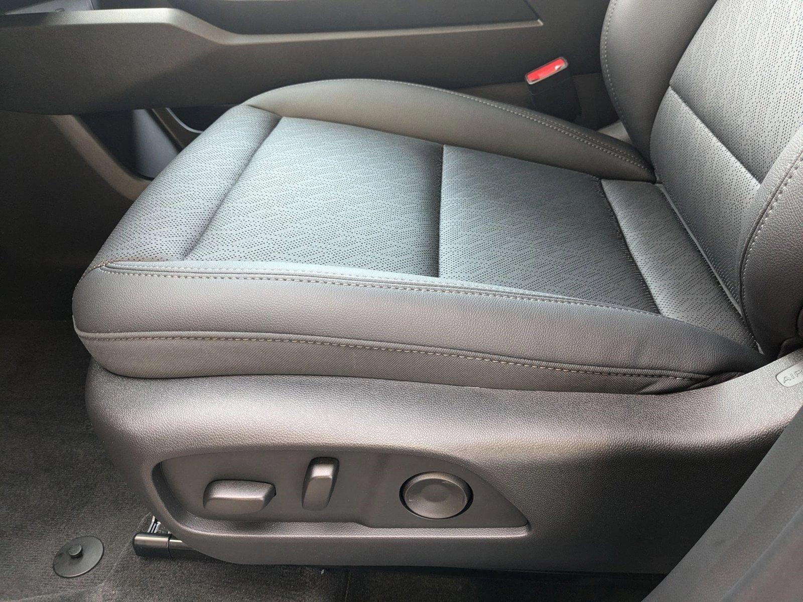 2025 Chevrolet Equinox Vehicle Photo in VALENCIA, CA 91355-1705