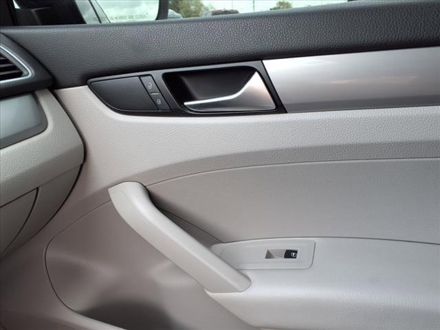 2013 Volkswagen Passat Vehicle Photo in HENDERSON, NC 27536-2966
