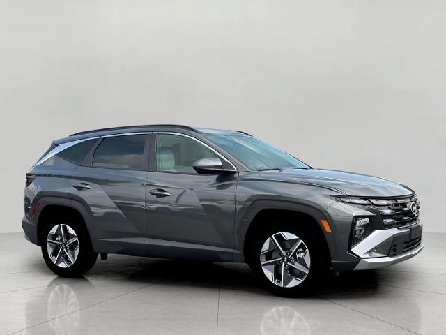 2025 Hyundai TUCSON Hybrid Vehicle Photo in Green Bay, WI 54304