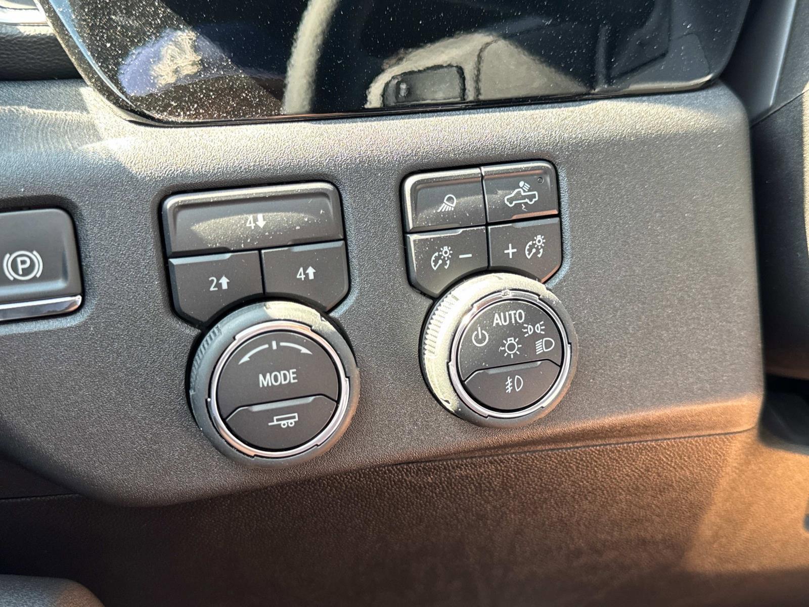 2025 Chevrolet Silverado 2500 HD Vehicle Photo in LOS ANGELES, CA 90007-3794