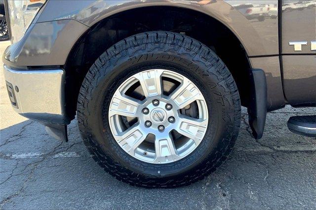 2019 Nissan Titan Vehicle Photo in TOPEKA, KS 66609-0000