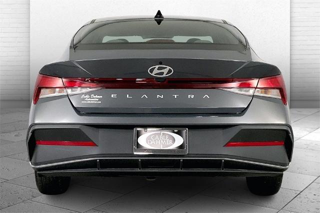 2024 Hyundai ELANTRA Vehicle Photo in Lees Summit, MO 64086