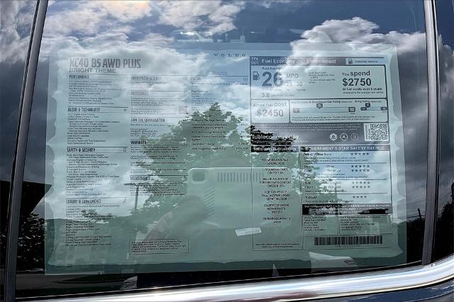 2025 Volvo XC40 Vehicle Photo in Houston, TX 77007