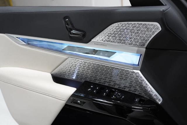 2023 BMW 760i xDrive Vehicle Photo in GRAPEVINE, TX 76051