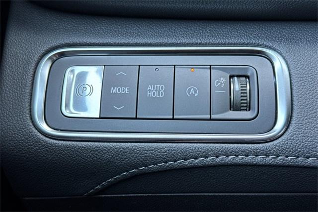 2025 Buick Enclave Vehicle Photo in ELK GROVE, CA 95757-8703