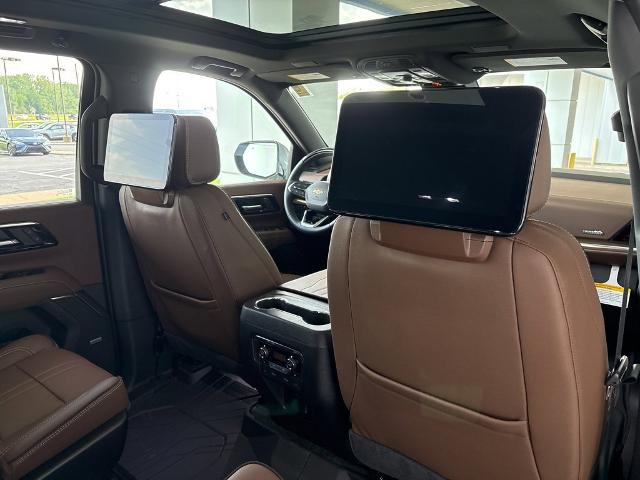 2025 Chevrolet Suburban Vehicle Photo in MANHATTAN, KS 66502-5036
