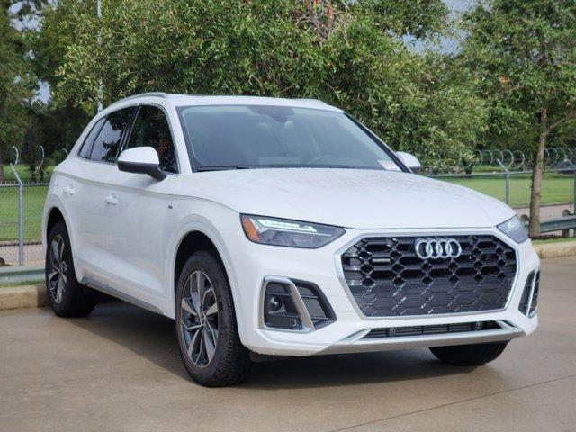 2024 Audi Q5 Vehicle Photo in HOUSTON, TX 77090