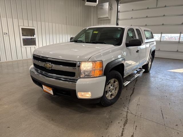 Used 2007 Chevrolet Silverado 1500 1LT with VIN 2GCEK19JX71721779 for sale in Glenwood, Minnesota