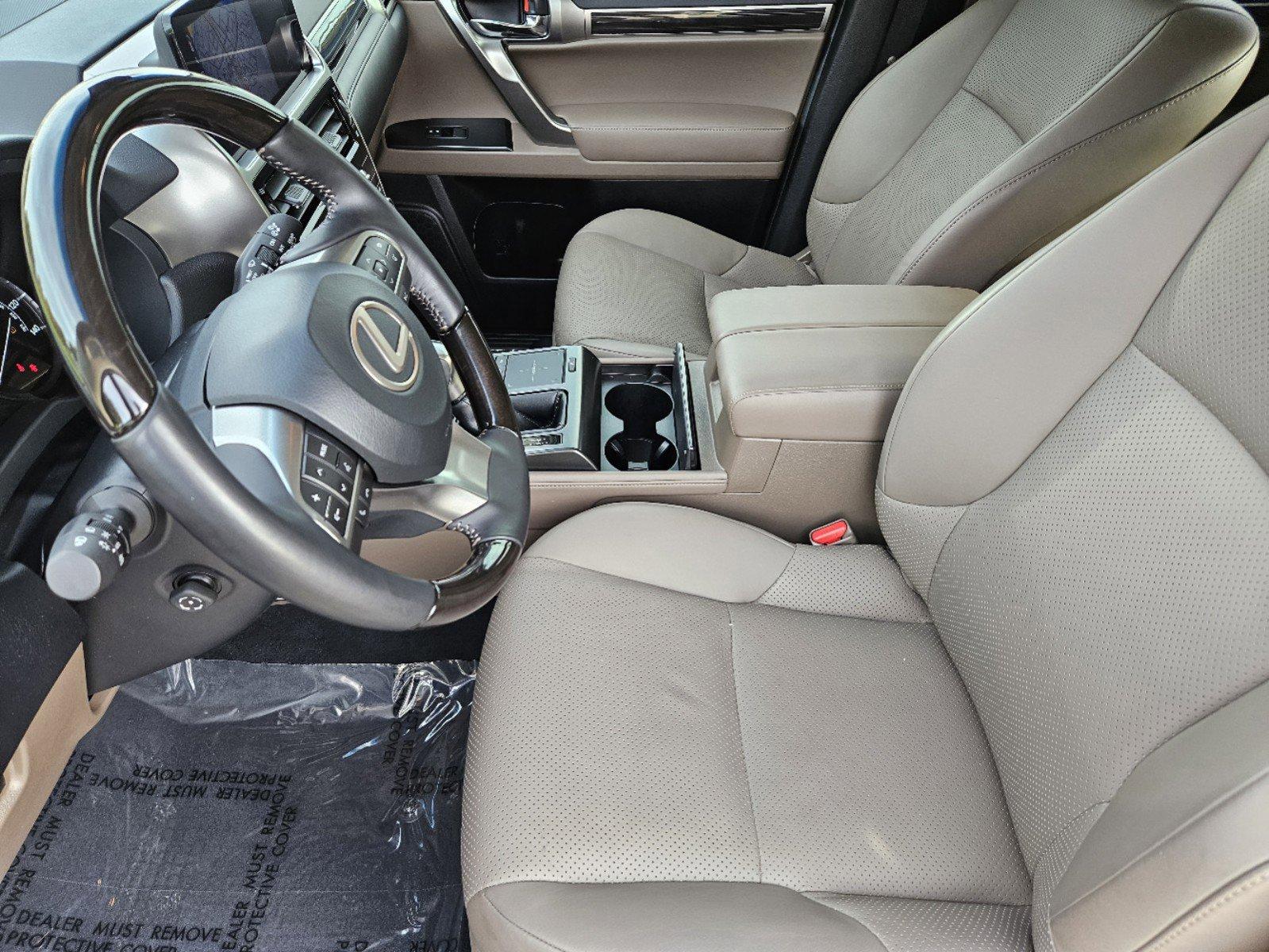 2023 Lexus GX 460 Vehicle Photo in FORT WORTH, TX 76132