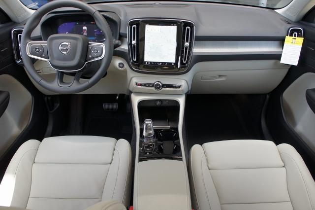 2024 Volvo XC40 Vehicle Photo in Houston, TX 77007