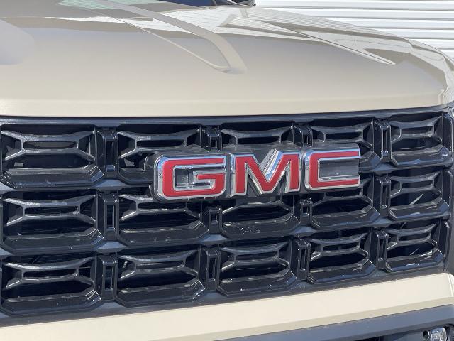 2024 GMC Canyon Vehicle Photo in TURLOCK, CA 95380-4918