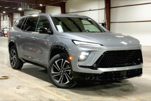 2025 Buick Enclave Vehicle Photo in KANSAS CITY, MO 64114-4545