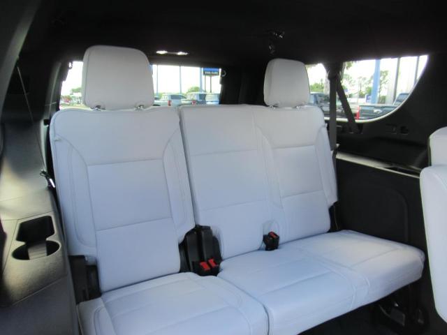 2025 Chevrolet Suburban Vehicle Photo in LEESBURG, FL 34788-4022