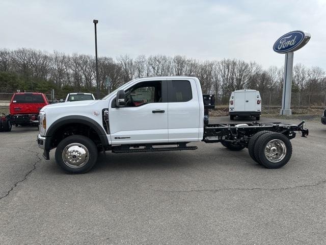 2025 Ford Super Duty F-450 DRW Vehicle Photo in Webster, MA 01570-1415