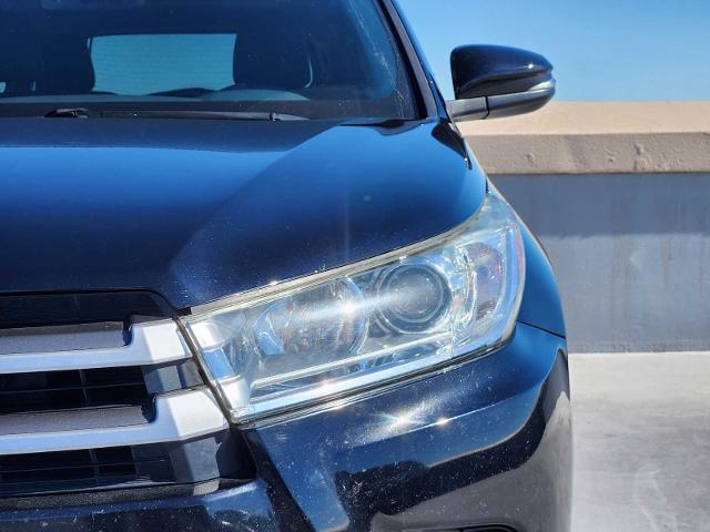 2017 Toyota Highlander Vehicle Photo in DALLAS, TX 75209