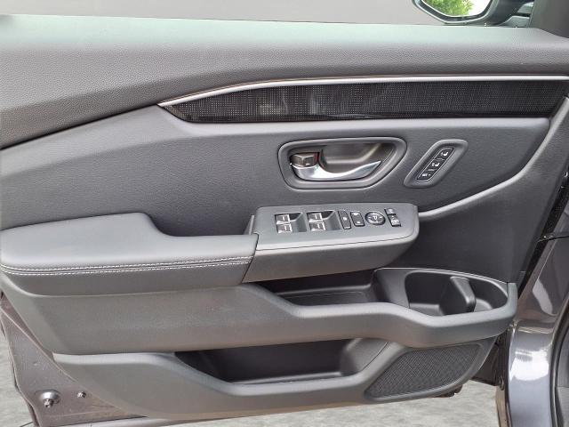 2025 Honda Pilot Vehicle Photo in Oshkosh, WI 54904