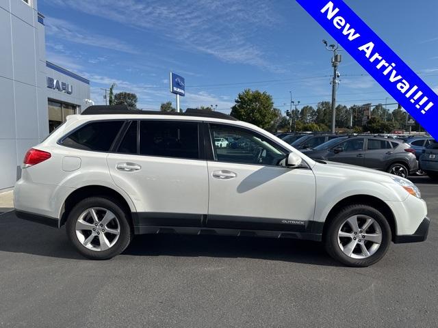 2013 Subaru Outback Vehicle Photo in Puyallup, WA 98371