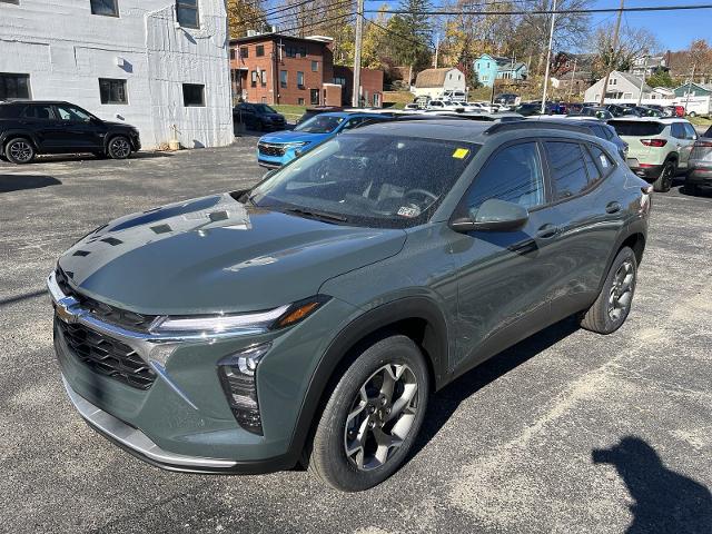 2025 Chevrolet Trax Vehicle Photo in INDIANA, PA 15701-1897