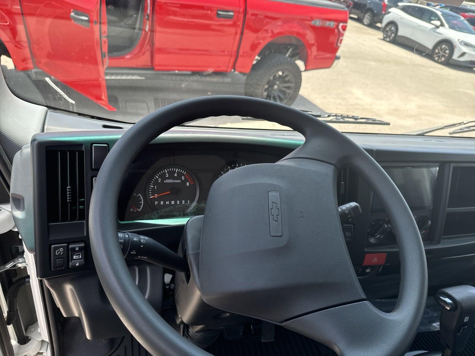 2025 Chevrolet Low Cab Forward 5500 XG Vehicle Photo in GEORGETOWN, TX 78626-7508