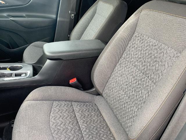 2022 Chevrolet Equinox Vehicle Photo in MOON TOWNSHIP, PA 15108-2571